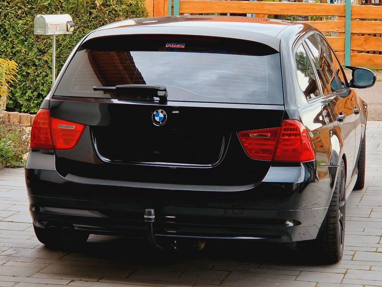 BMW 330 2010 — engine 275 HP (202kW)