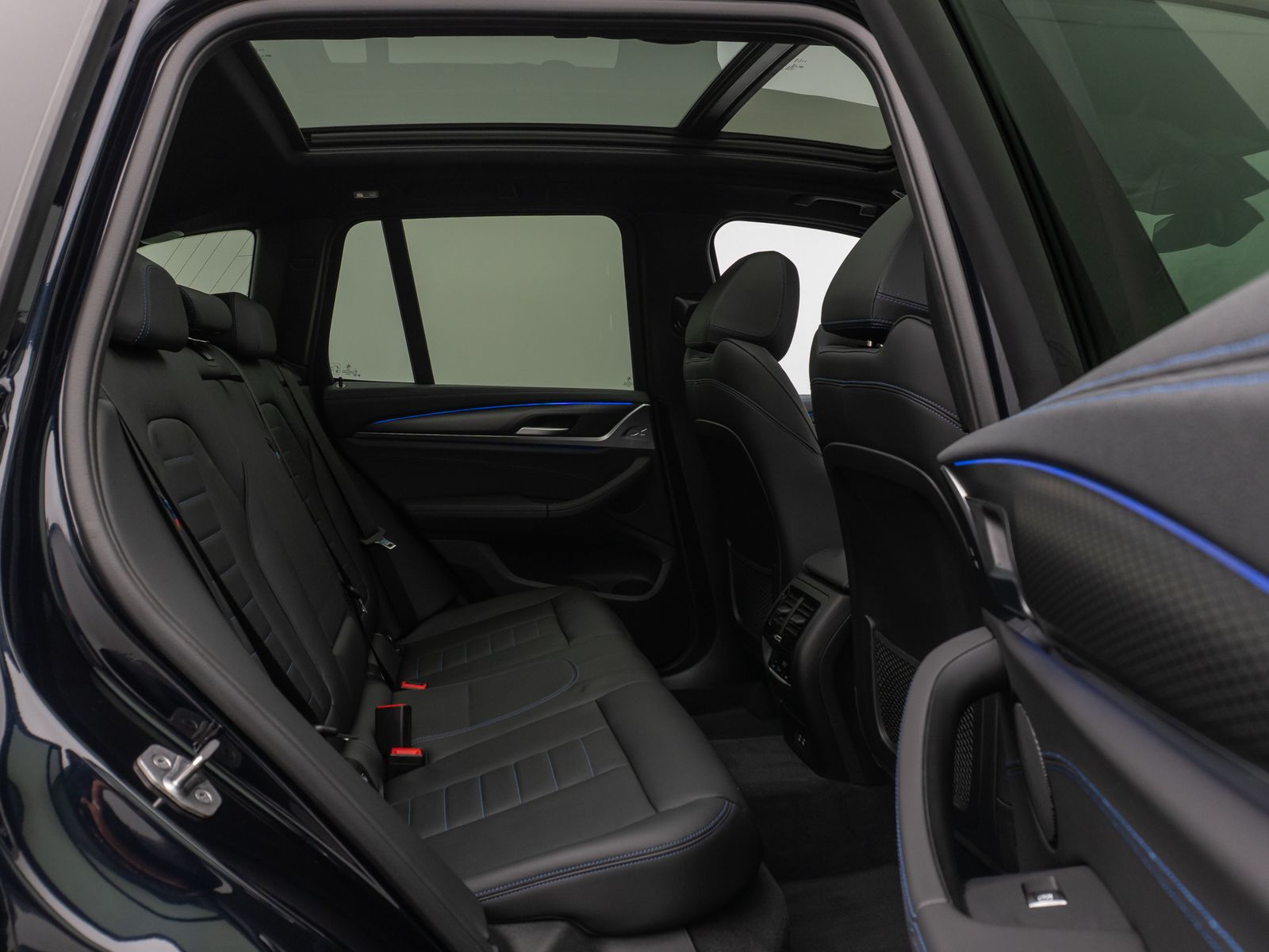 Fahrzeugabbildung BMW X3 xD30d M Sport Kamera Panorama DAB AHK 21Zoll