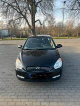 Hyundai Accent - Hyundai Accent: Limousine