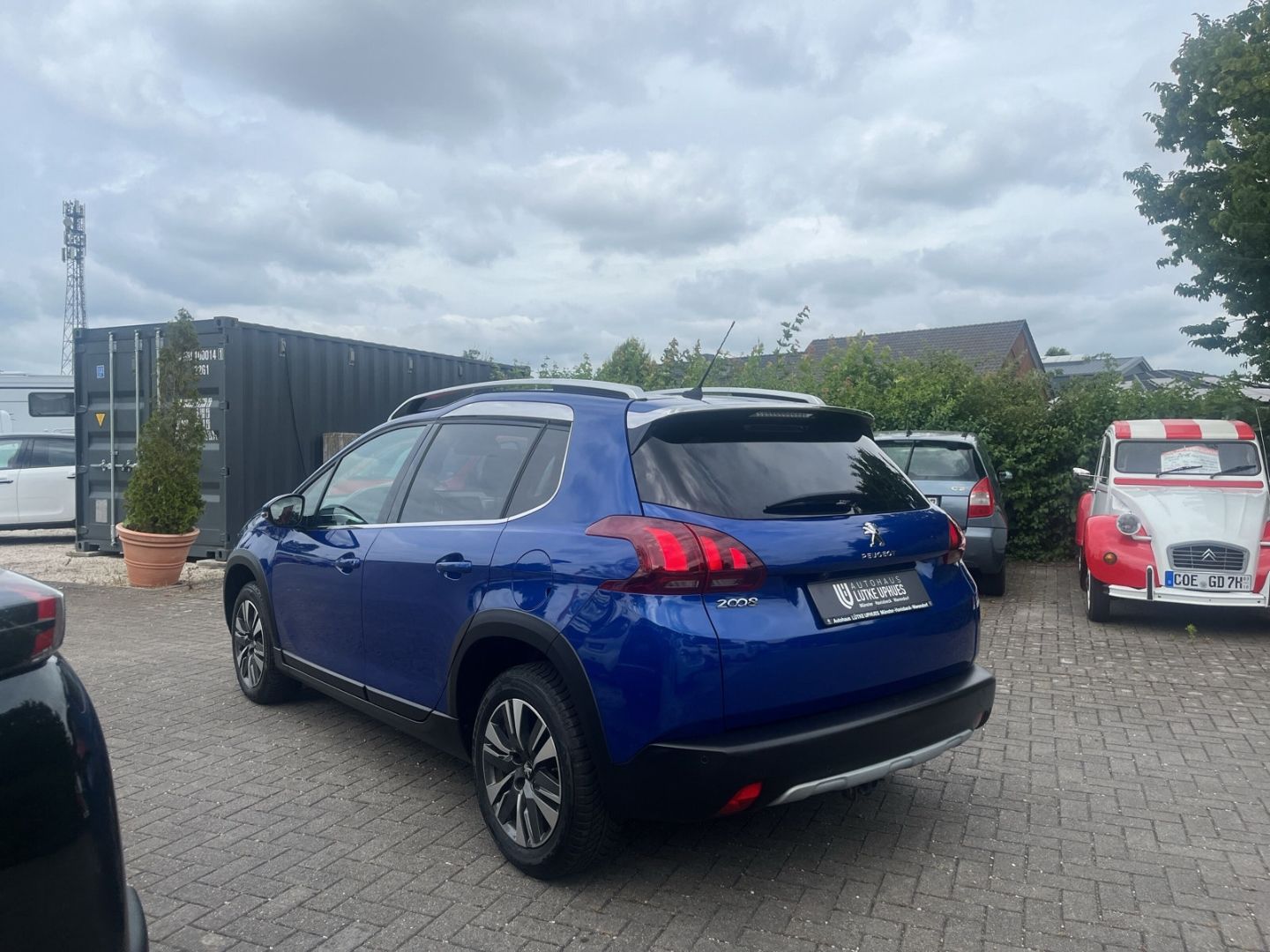 Fahrzeugabbildung Peugeot 2008 Puretech 110 S&S Allure Panorama Navi SHZ