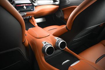 صورة مصغرة 28 لـ 2017 Ferrari GTC4LUSSO