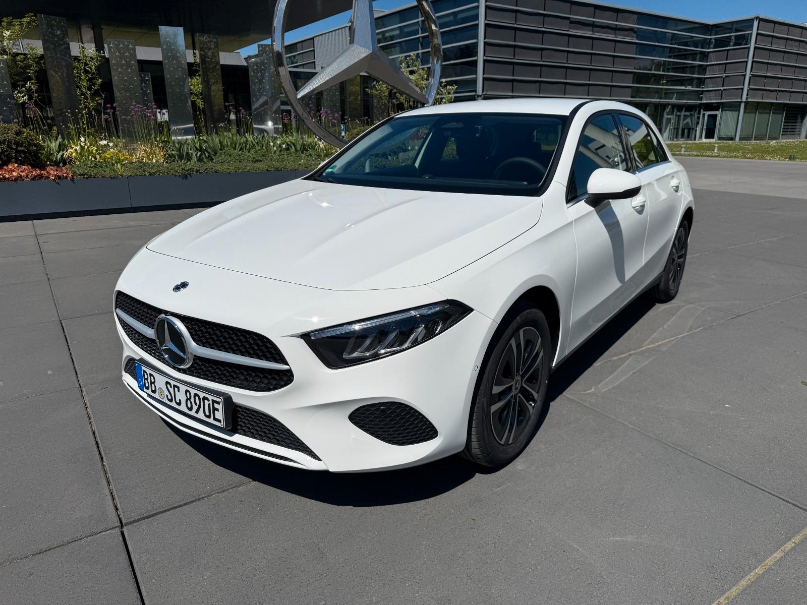 Mercedes-Benz A 250e + Park Paket + Spiegel Paket