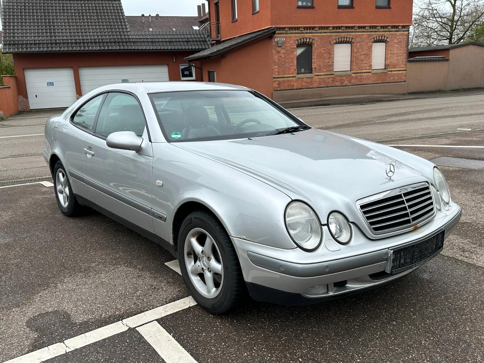 Mercedes-Benz CLK 230 KOMPRESSOR SPORT*LEDER*KLIMA*SHZ*