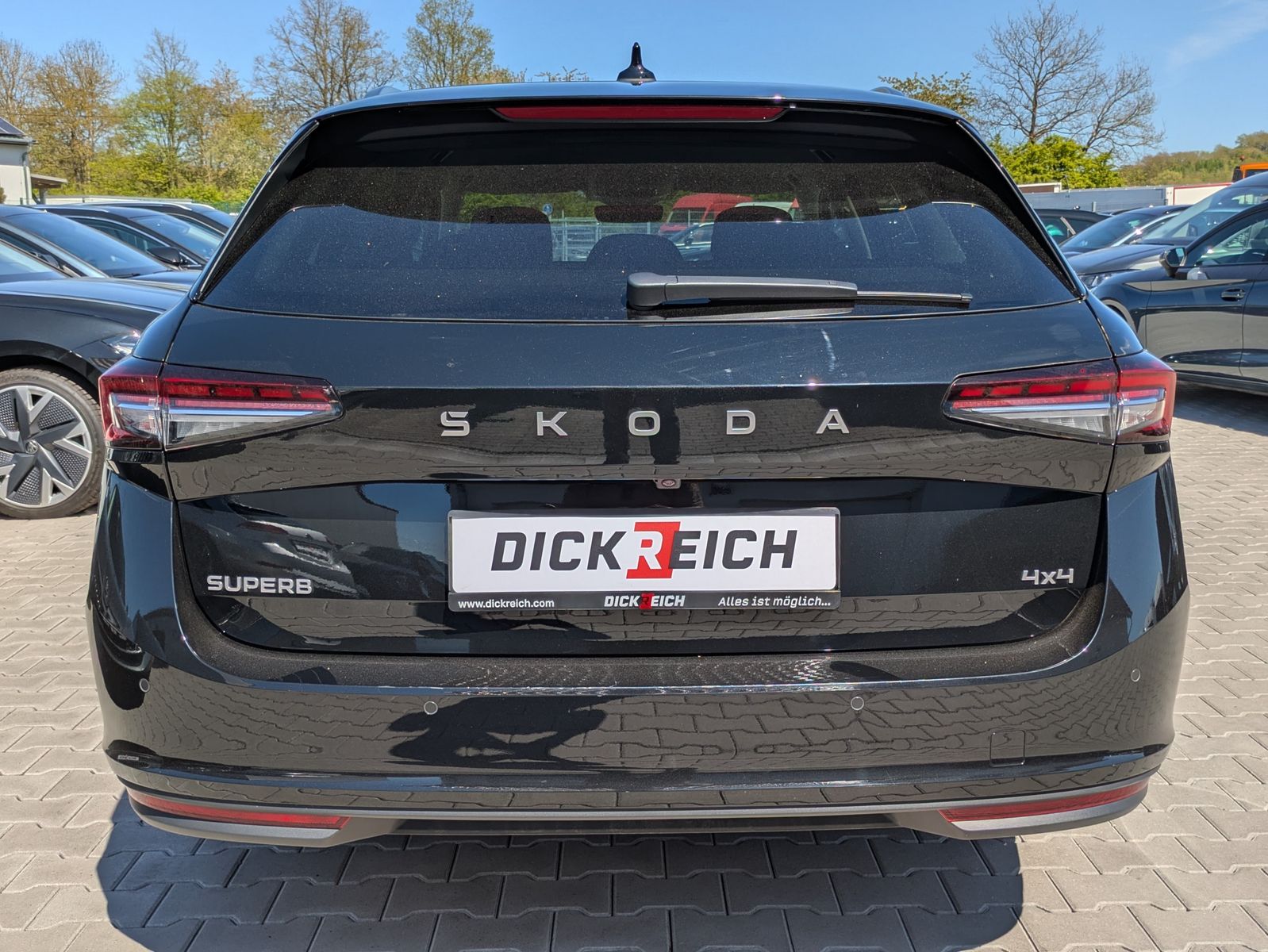 Fahrzeugabbildung SKODA Superb 2.0 TDI 4x4 Selection MATRIX*AHK*5J GAR.