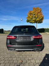 Mercedes-Benz E 300 d 4MATIC T Autom. - - Mercedes-Benz E 300 in Freiburg