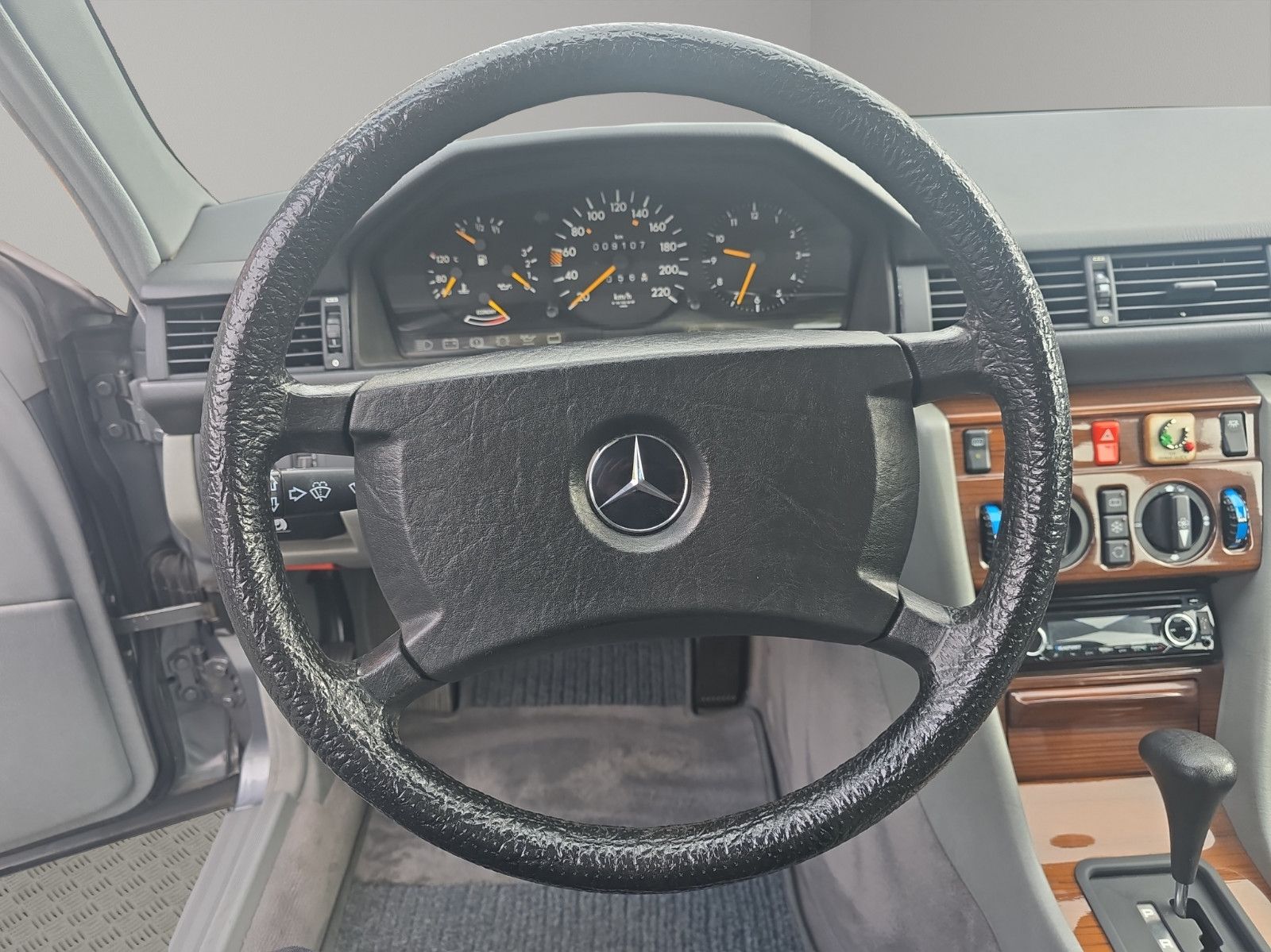 Fahrzeugabbildung Mercedes-Benz Automatik H Zulassung Nur 9 Tsd KM 1 A Zustand