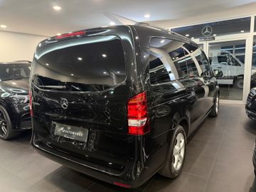 Mercedes V 220 - 5