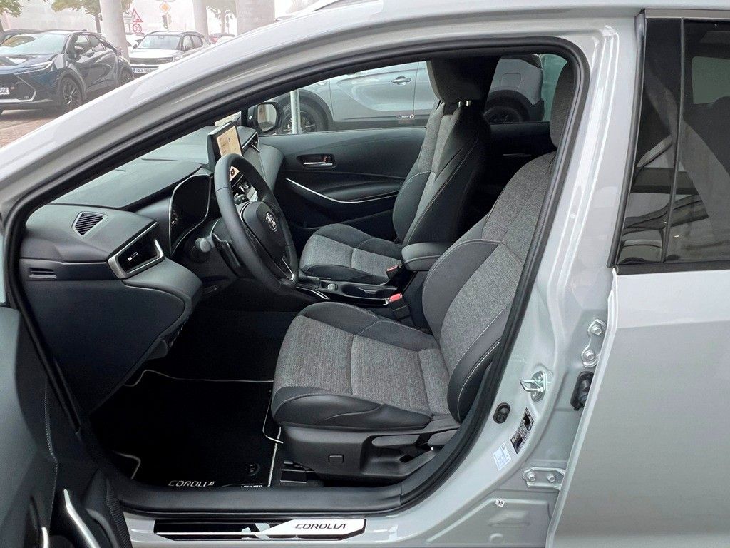 Fahrzeugabbildung Toyota Corolla Touring Sports 2.0 Hybrid Teamplayer