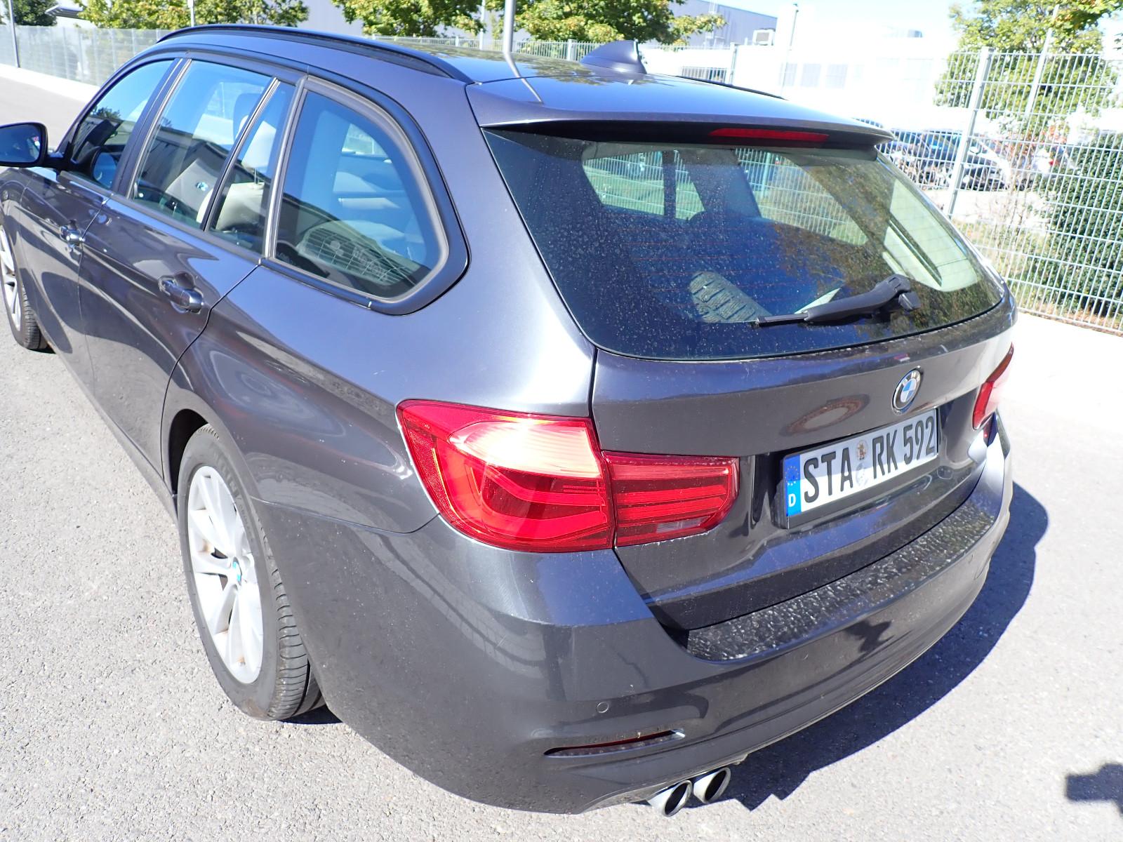 BMW 330i xDrive Advantage LED Leder Memory 1. Hand