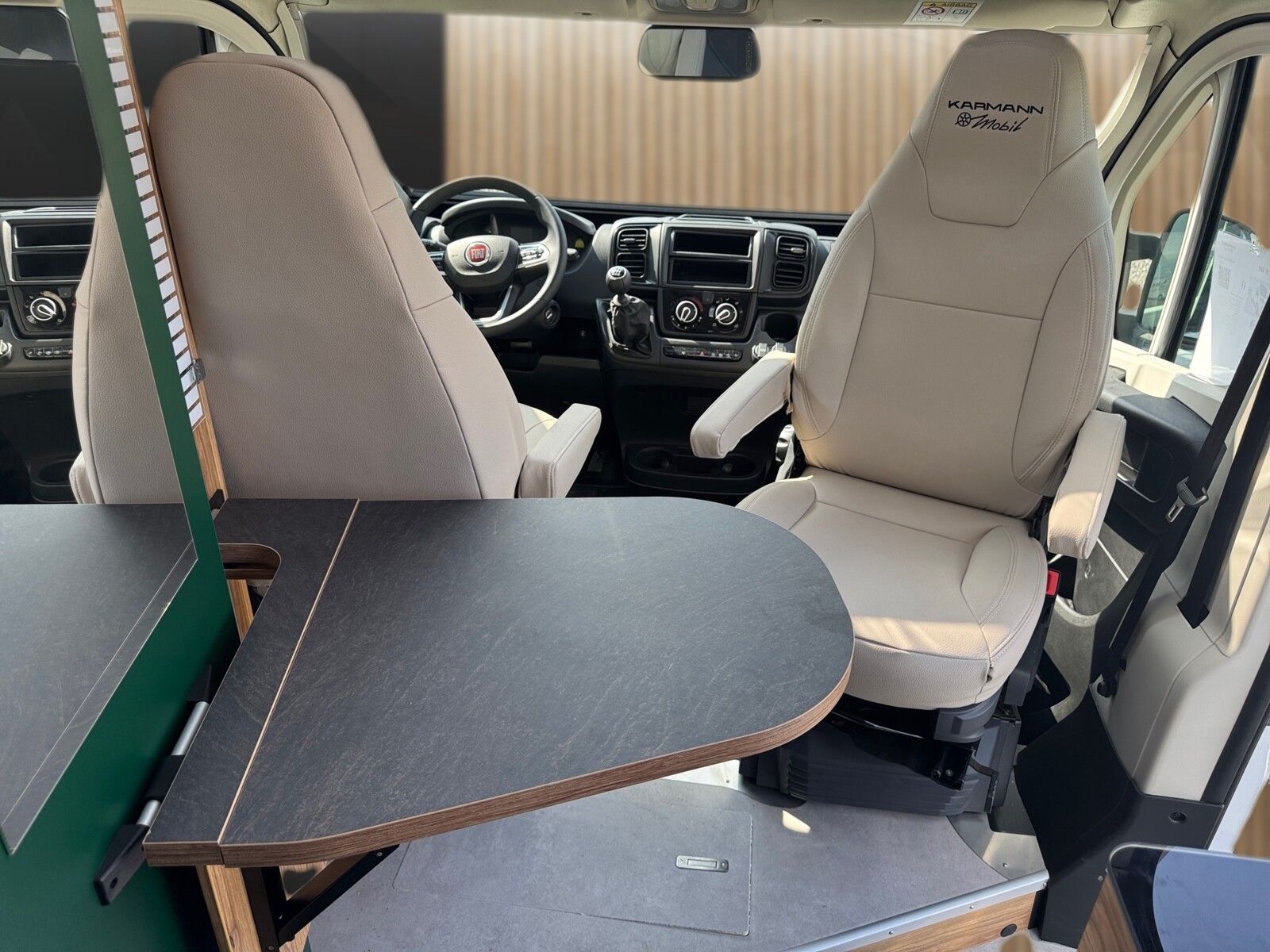 Fahrzeugabbildung Karmann Dexter DE 600 Concept Paket