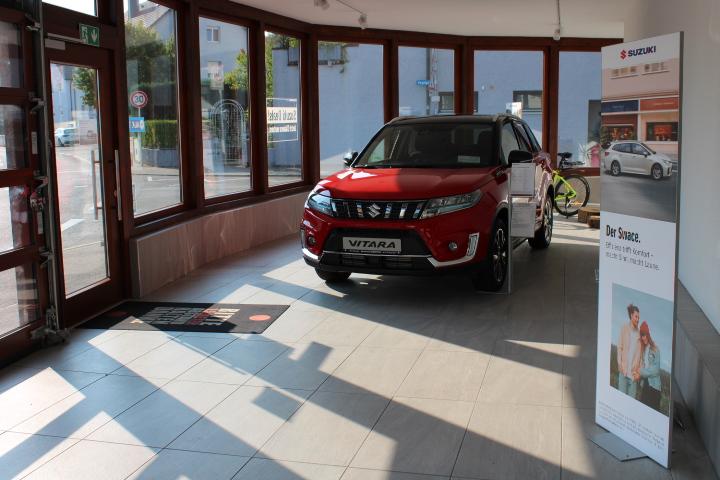 showroom-image-top