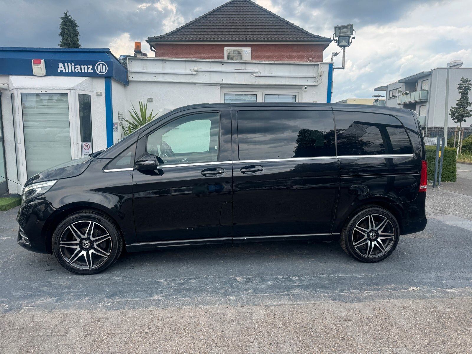 MERCEDES-BENZ V 300 Avantgarde Edition