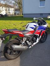Honda CBR 300 R - SPORTTOURER VON 251 BIS 500 CCM