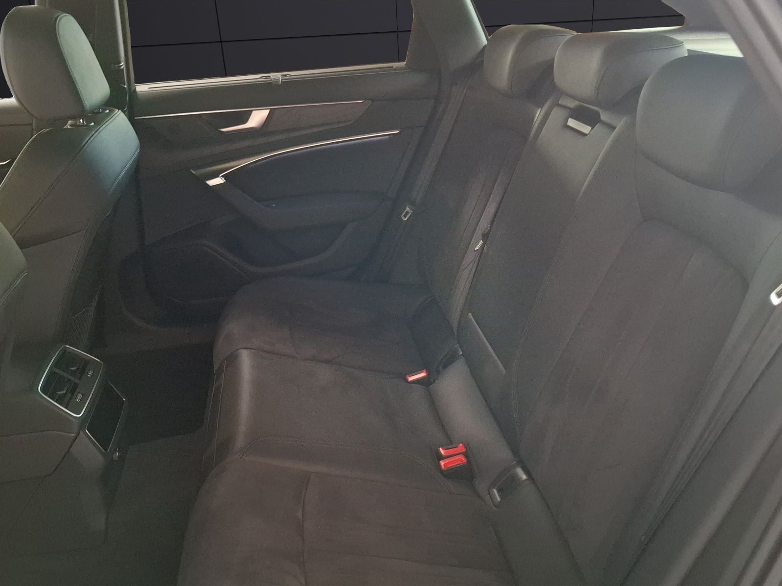 Fahrzeugabbildung Audi A6 Avant 40 TDI quattro sport LED Navi ACC AHK R