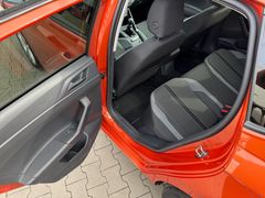 Fahrzeugabbildung Volkswagen Polo Highline -17"LM*Kamera*Panorama*LED*2xKlima