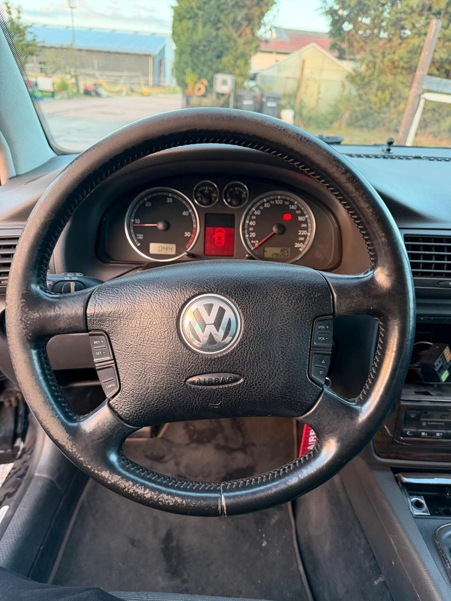 Volkswagen Passat 2005 — photo 8
