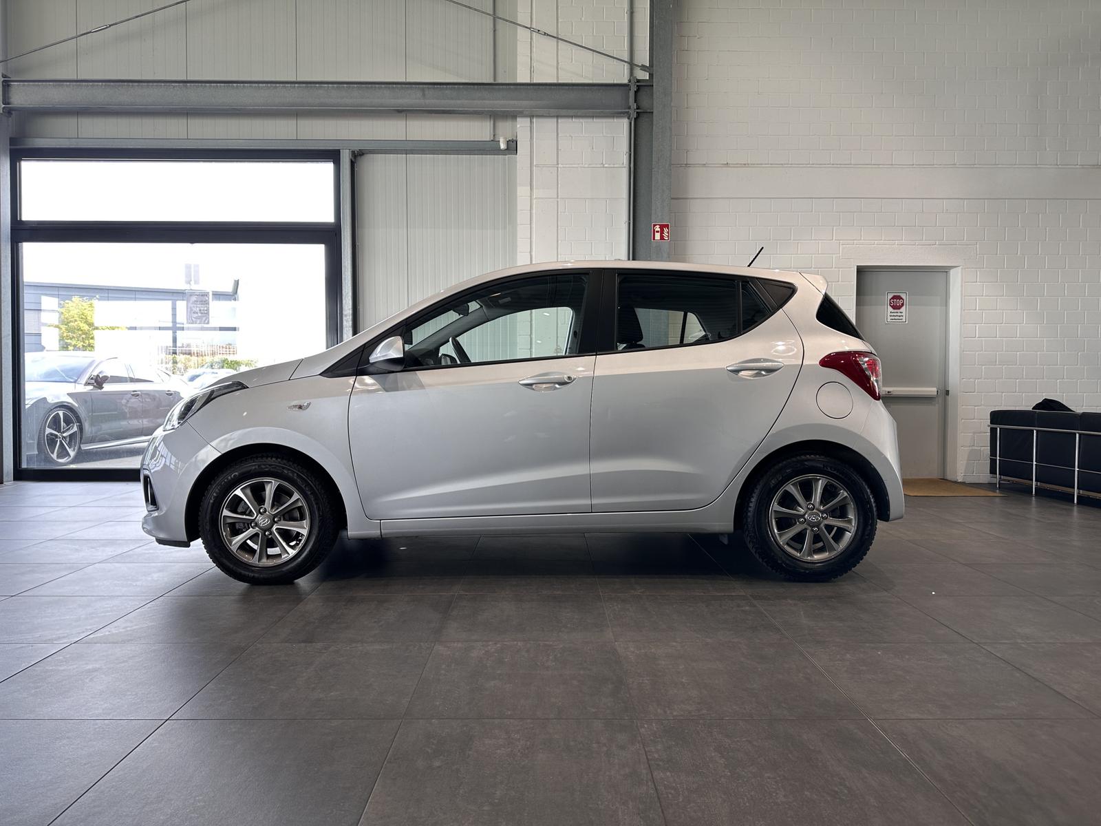 Hyundai i10 FIFA World Cup Edition *SHZ, LENKRADHZ.*