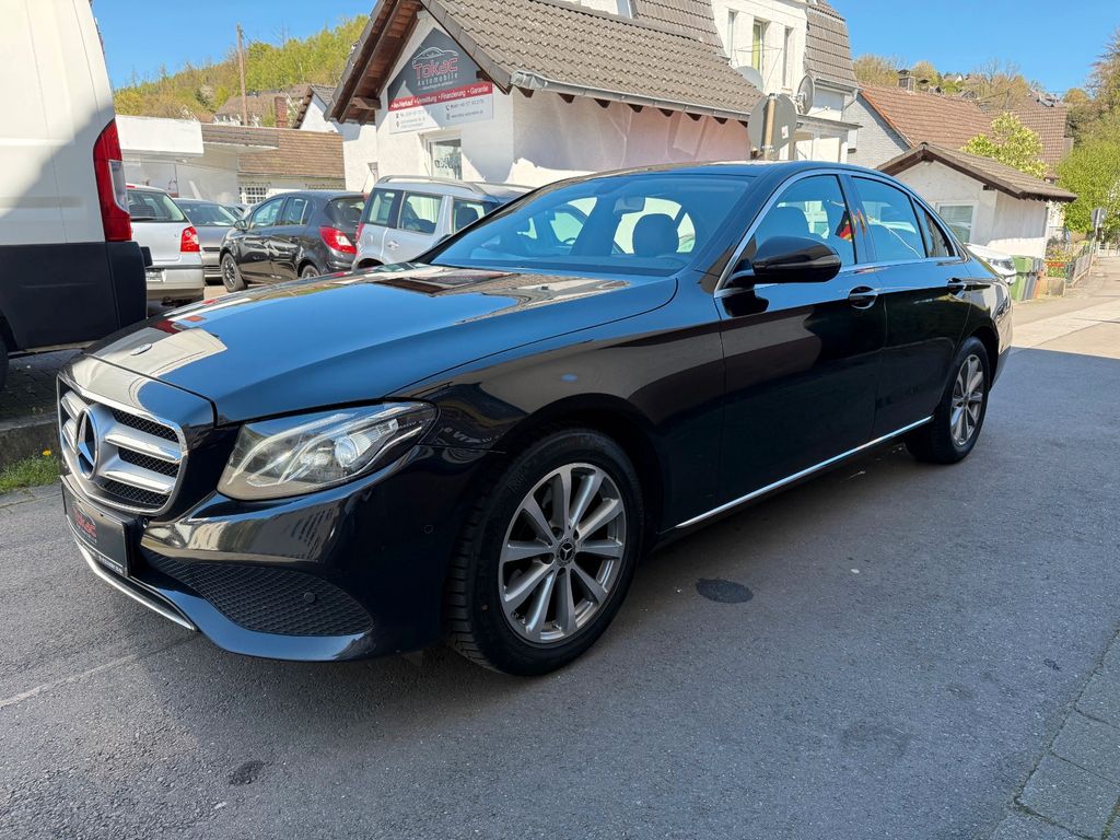 Image of Mercedes-Benz E 220