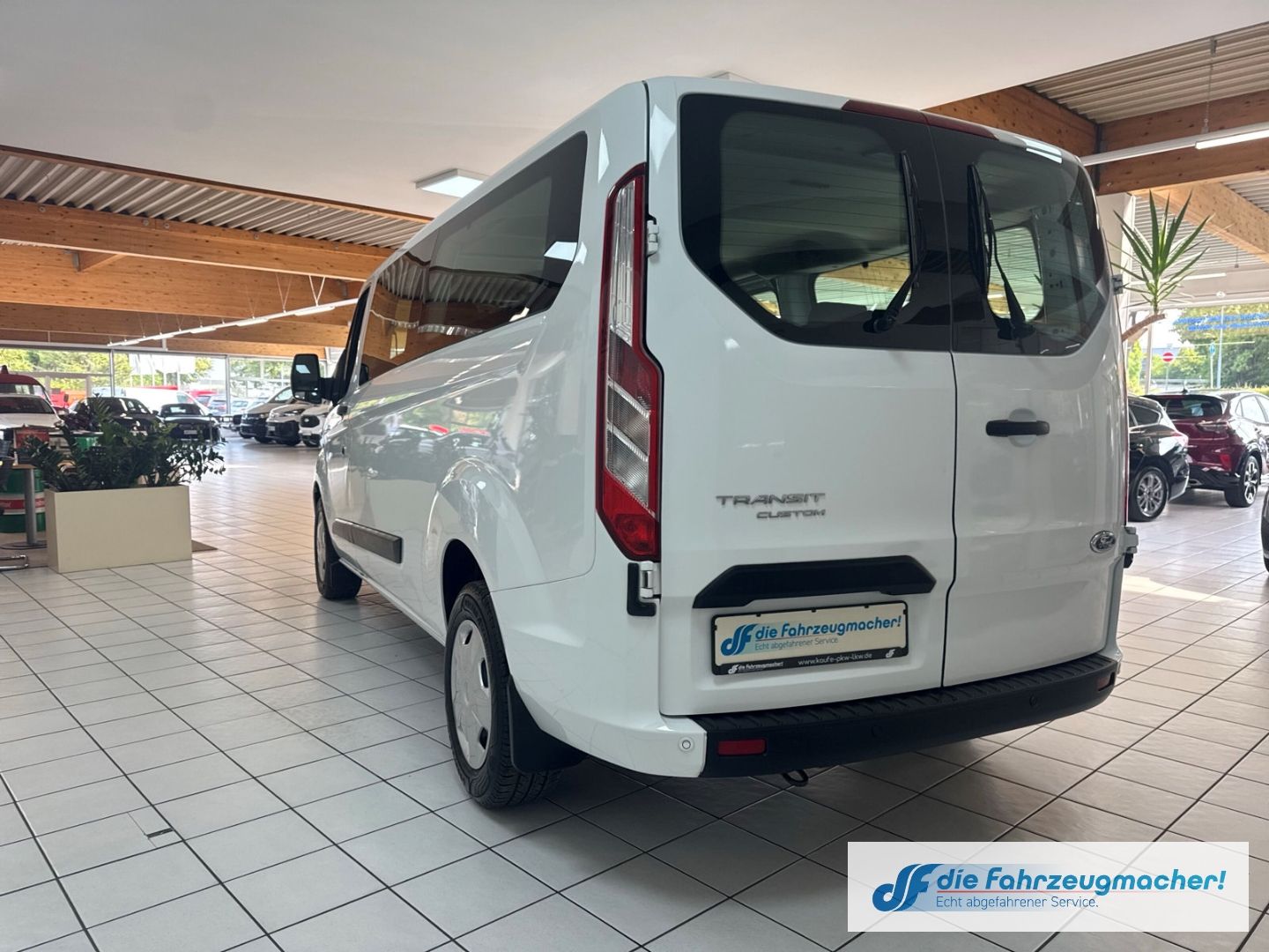 Fahrzeugabbildung Ford Transit Custom 320 L2 Trend 2.0 TDCi Dyn. Kurven