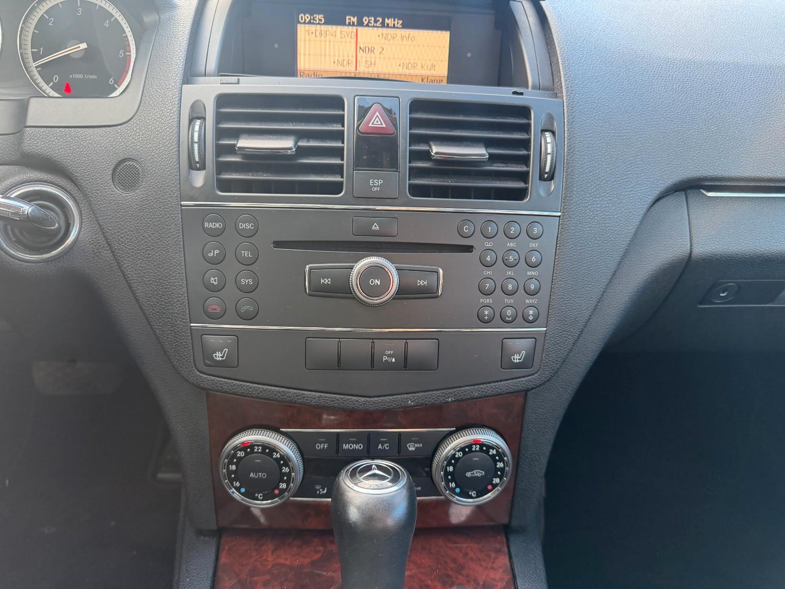 Mercedes-Benz C320 2008 — фото 13