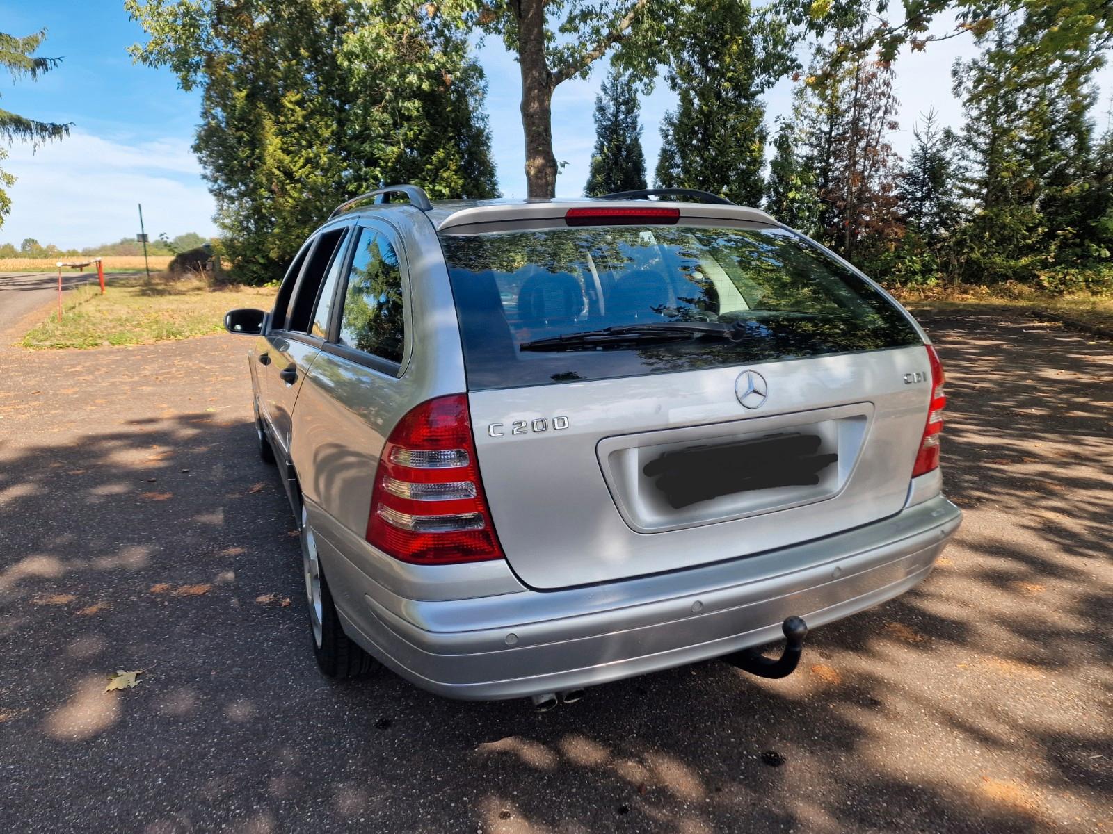 Mercedes-Benz C200 2004 — photo 12