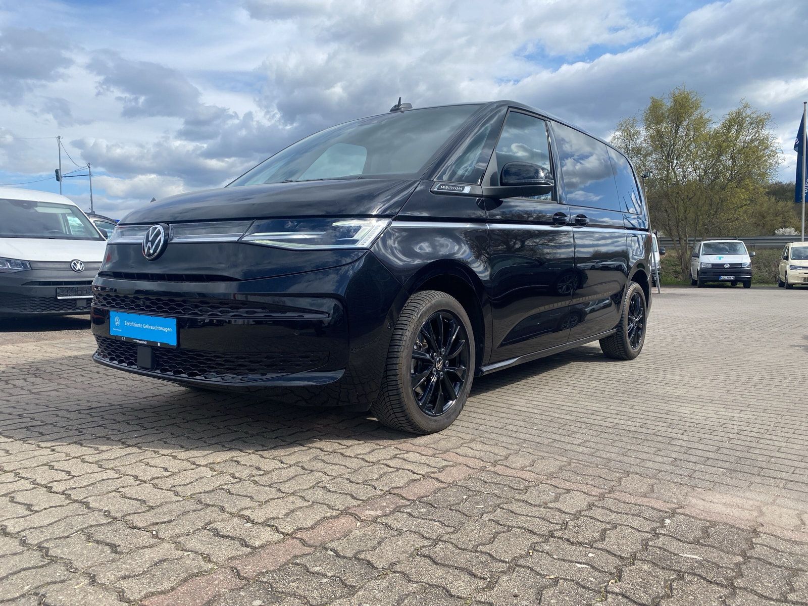 Fahrzeugabbildung Volkswagen T7 Multivan 2.0 TDI DSG Style AHK MATRIX HuD STA