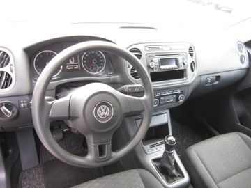 Volkswagen Tiguan - 11