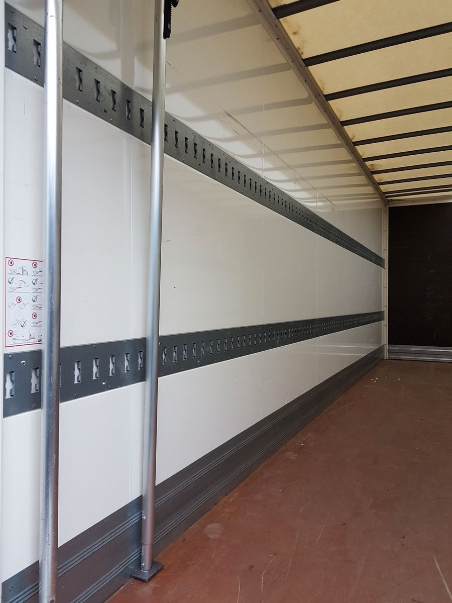 Fahrzeugabbildung DAF LF 260 FA 12t Koffer