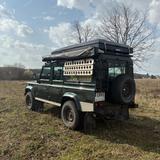 Land Rover Defender 110 Td5 mit Dachzelt und Innenausbau - SUVs & Geländewagen aus dem Jahr 2000