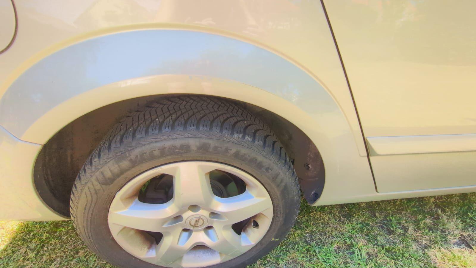 Opel Astra 2007 — photo 11
