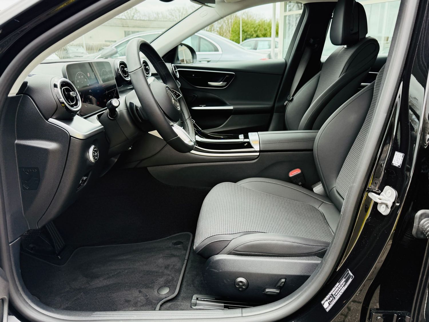 Fahrzeugabbildung Mercedes-Benz C 220 d AVANTGARDE, 360°, AHK, LED, PTS, Navi, S