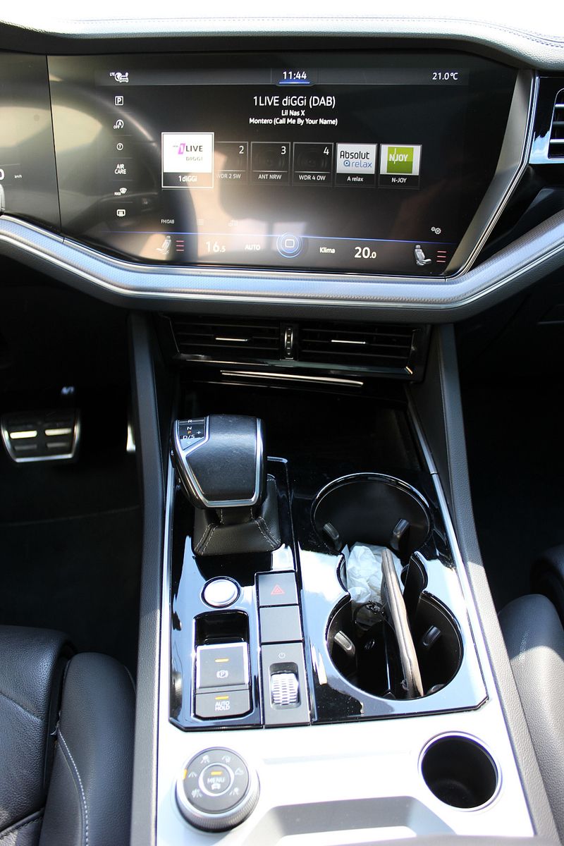 Volkswagen Touareg R-Line 4Motion LEDER PANO HUD AHK 20 foto 13