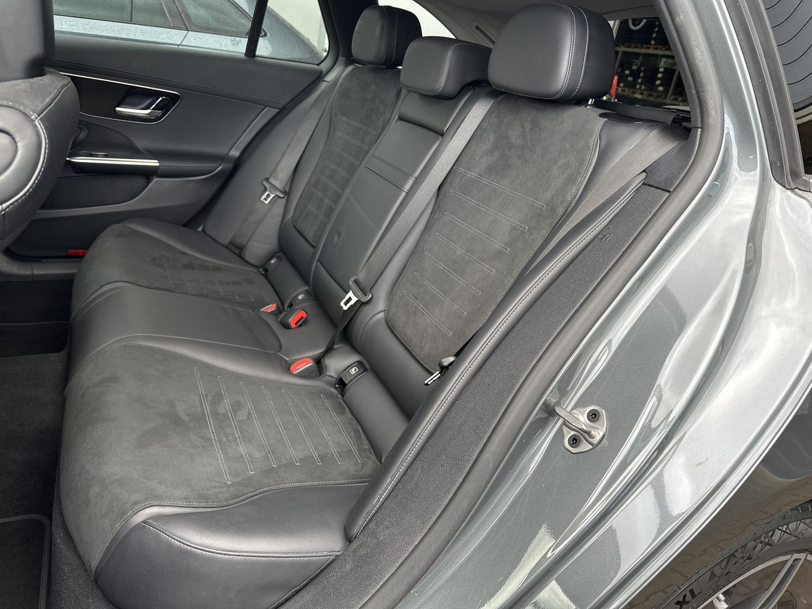 Fahrzeugabbildung Mercedes-Benz C 220d T 4M AMG-Line NAV+LED+KAM+VC+CARPLAY+1HD