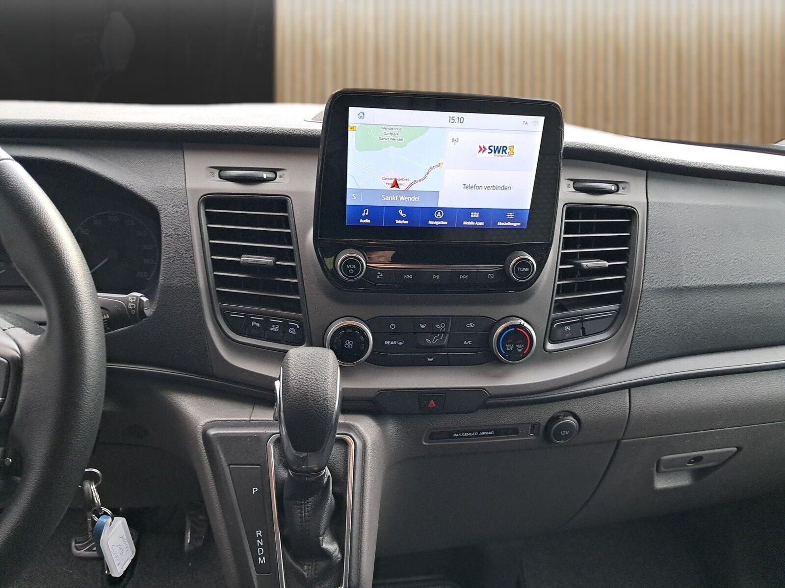 Fahrzeugabbildung Ford Nugget . Küche,AHK,RK