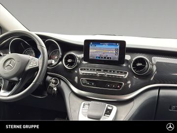 Mercedes V 220 - 11