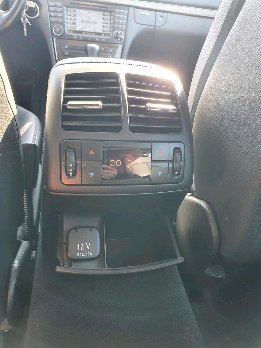 Mercedes-Benz E320 2007 — photo 13