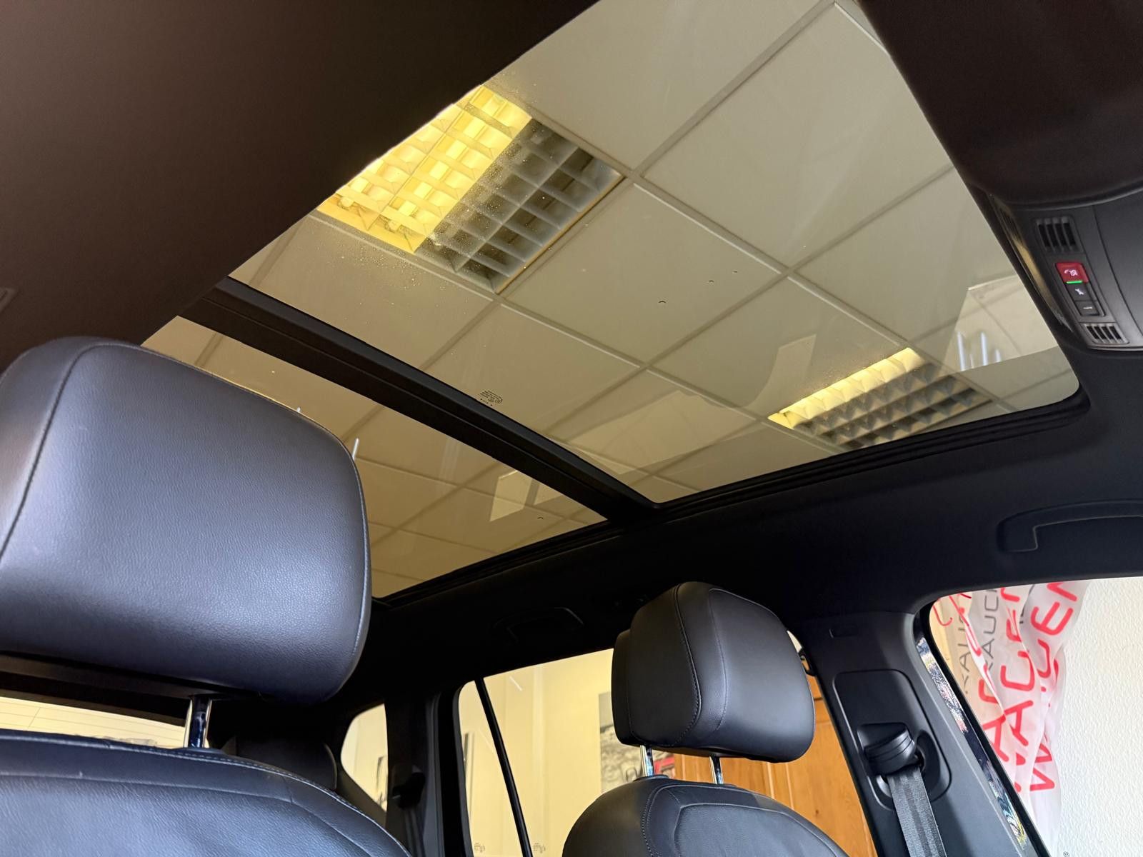 Fahrzeugabbildung SEAT Tarraco Xcellence/ PANORAMA/LEDER/AHK