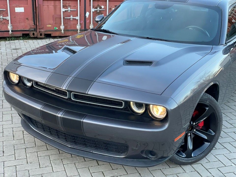 Fahrzeugabbildung Dodge Challenger 3.6 SXT 20 Zoll Kamera Black Stripes