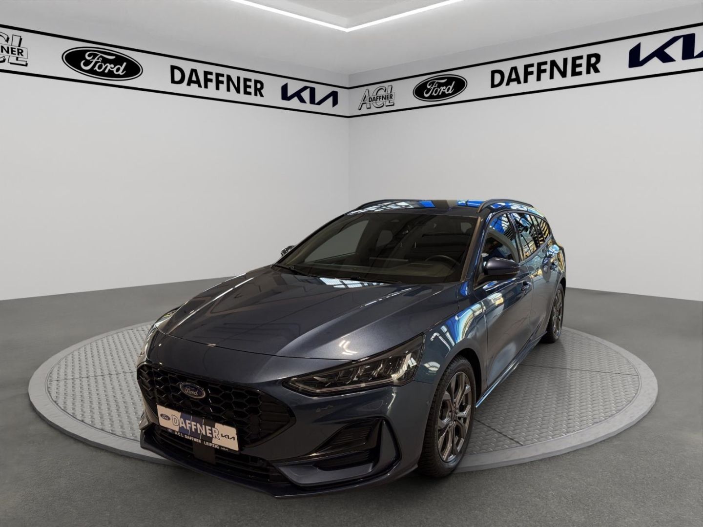 Fahrzeugabbildung Ford Focus Turnier ST-Line X HUD AHK-abn Navi LED ACC
