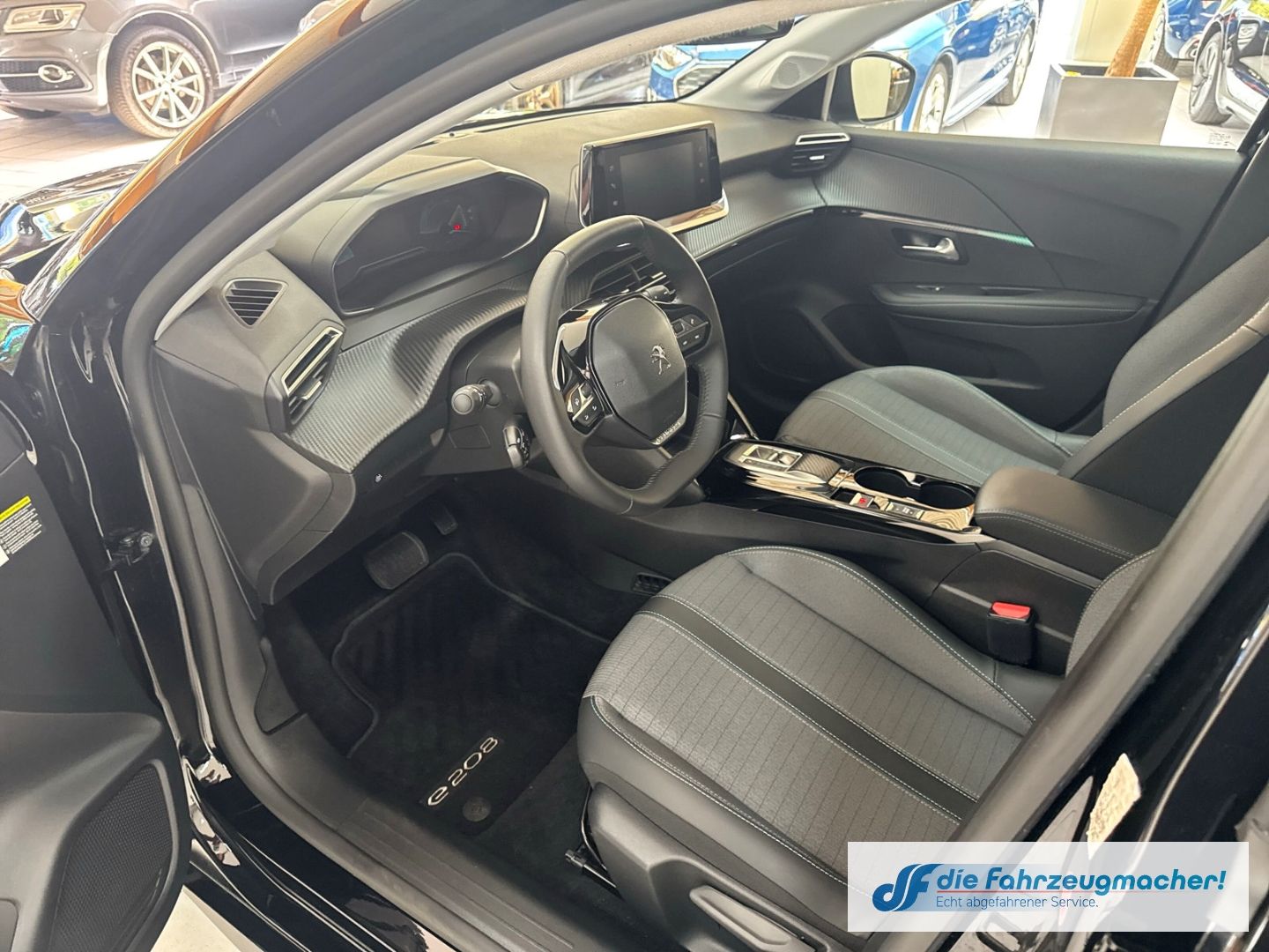Fahrzeugabbildung Peugeot 208 e- Allure 136 Navi LED Apple CarPlay Android