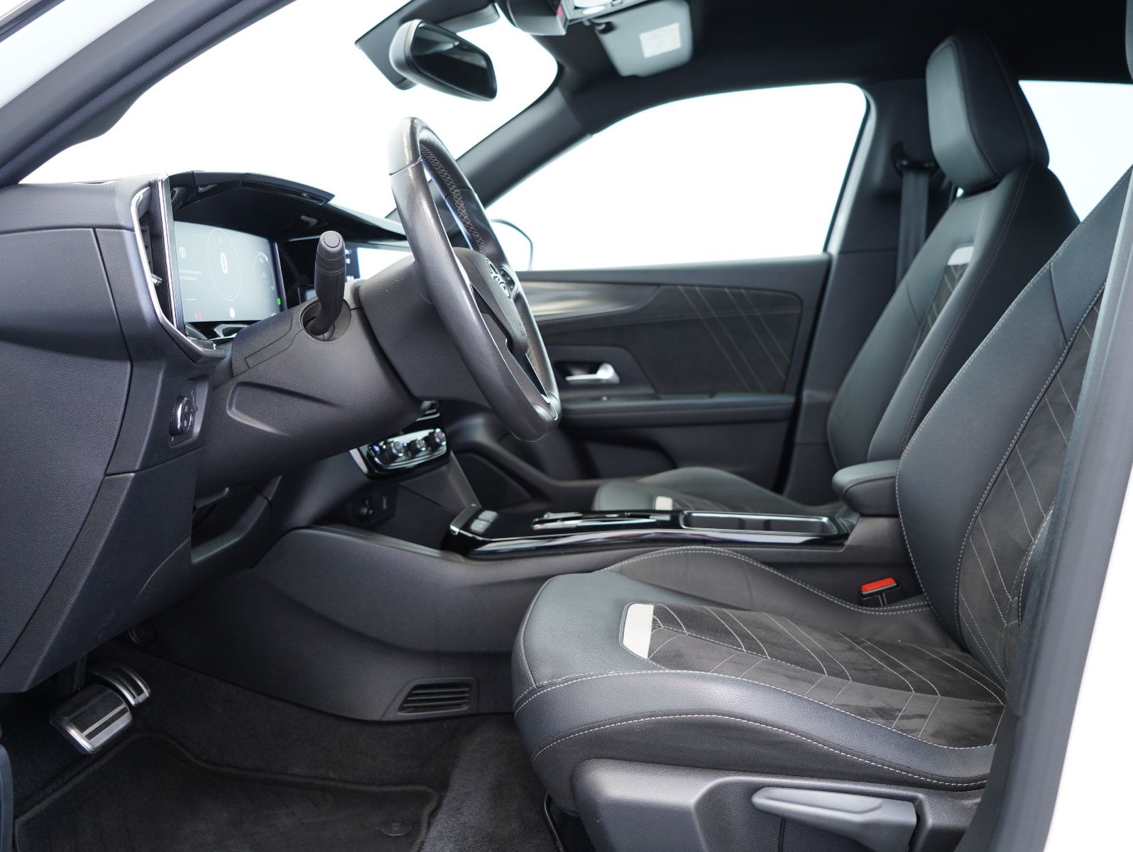 Fahrzeugabbildung Opel Mokka e Ultimate INTELLILUX/ACC/NAVI/SOH