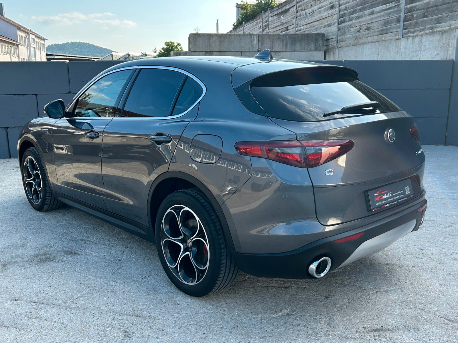 Fahrzeugabbildung Alfa Romeo Stelvio 2.0T AT8 Q4 Super Leder Kamera H&K AHK