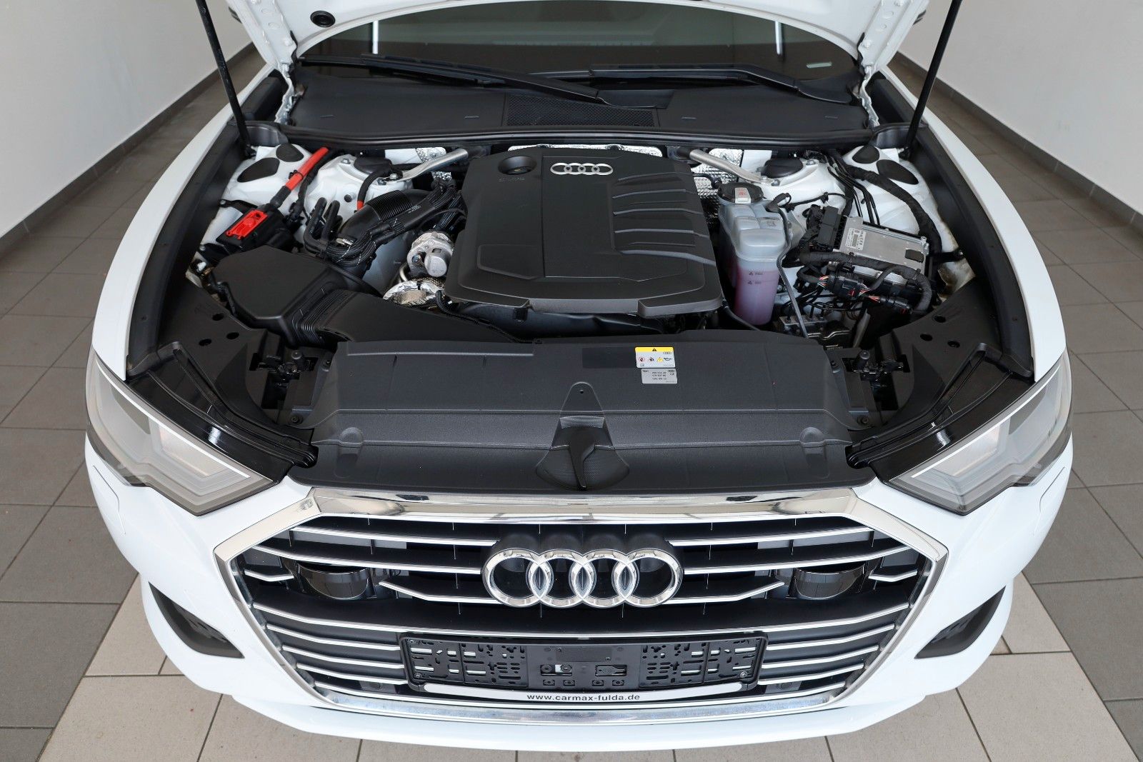 Fahrzeugabbildung Audi A6 Avant 40TDI S Line T.Leder,Navi,LED,Kamera,WR