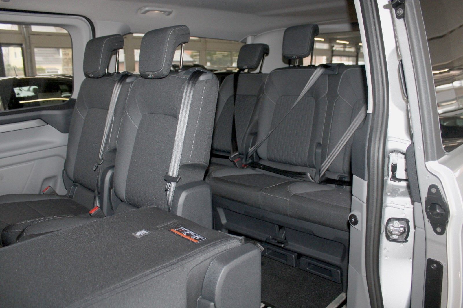 Fahrzeugabbildung Ford Tourneo Custom L2 8-Sitz Titanium Aut. LED STDHZ