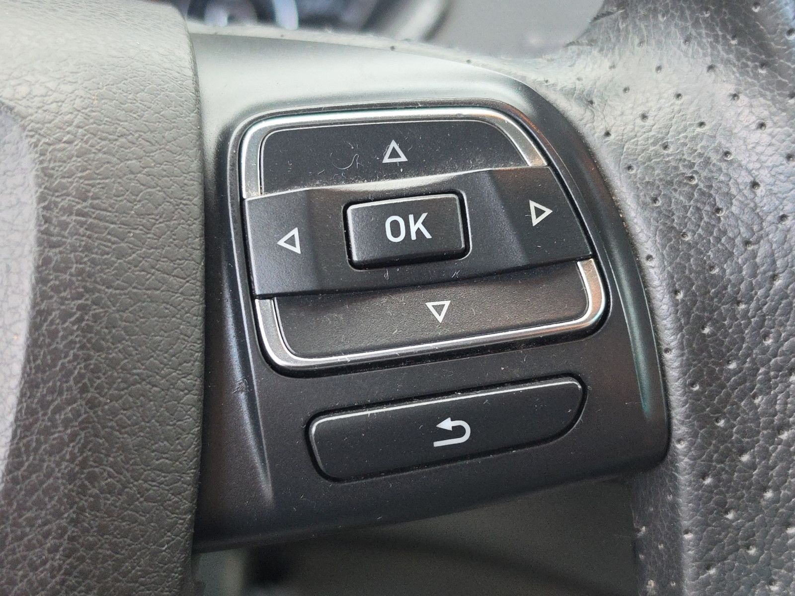 Fahrzeugabbildung SEAT Alhambra 4You TDI KLIMA PDC SHZ TEMPOMAT