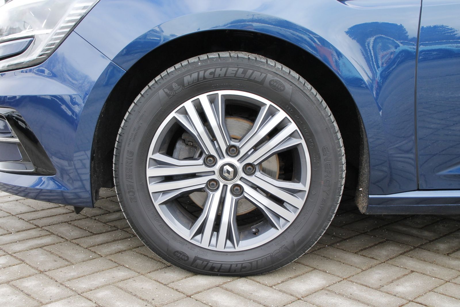 Fahrzeugabbildung Renault Megane IV Grandtour Intens