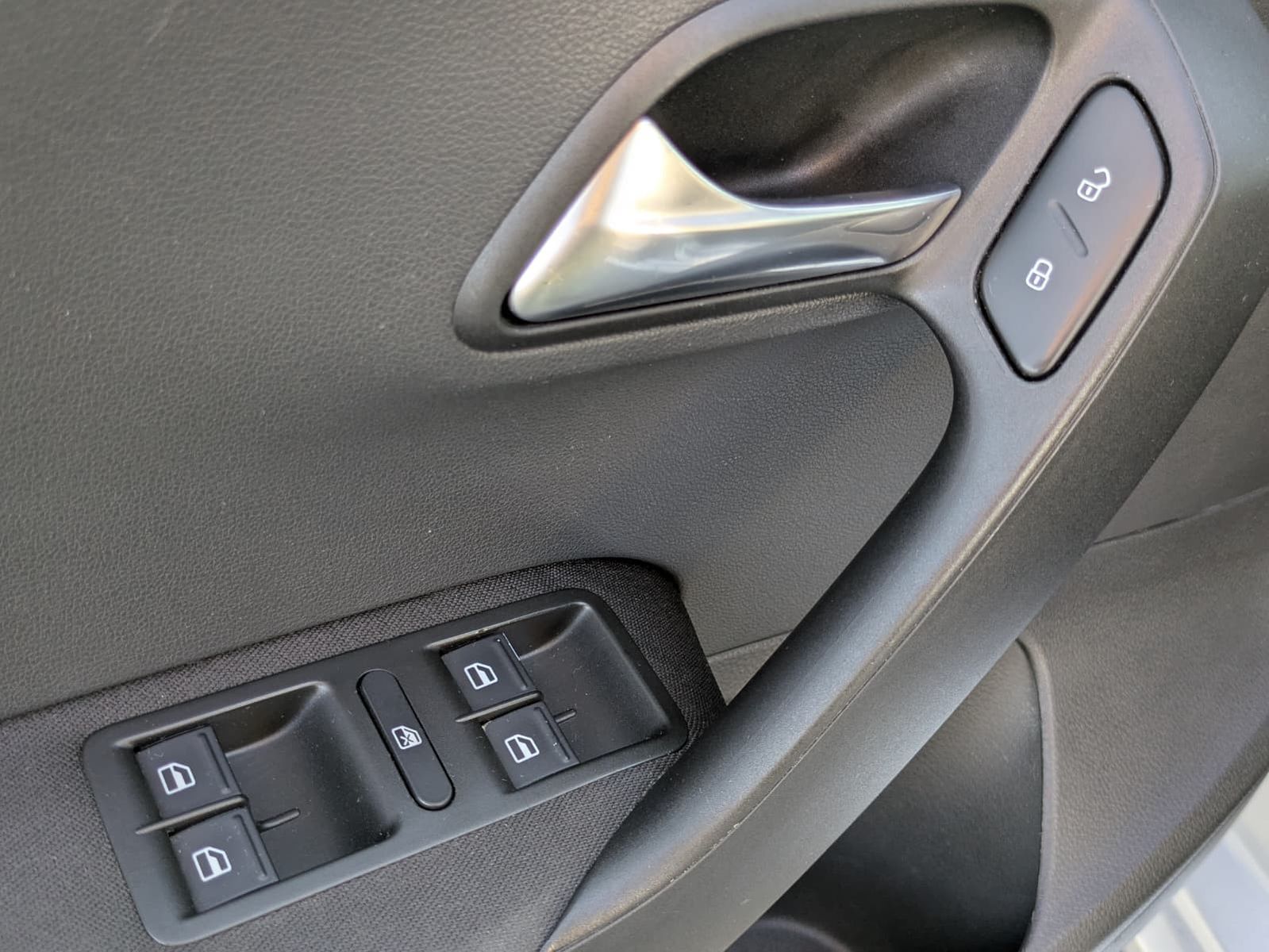 Fahrzeugabbildung Volkswagen Polo 1.2 KLIMA*SHZ*16"ALLWETTER*LED-TAGFAHRLICHT