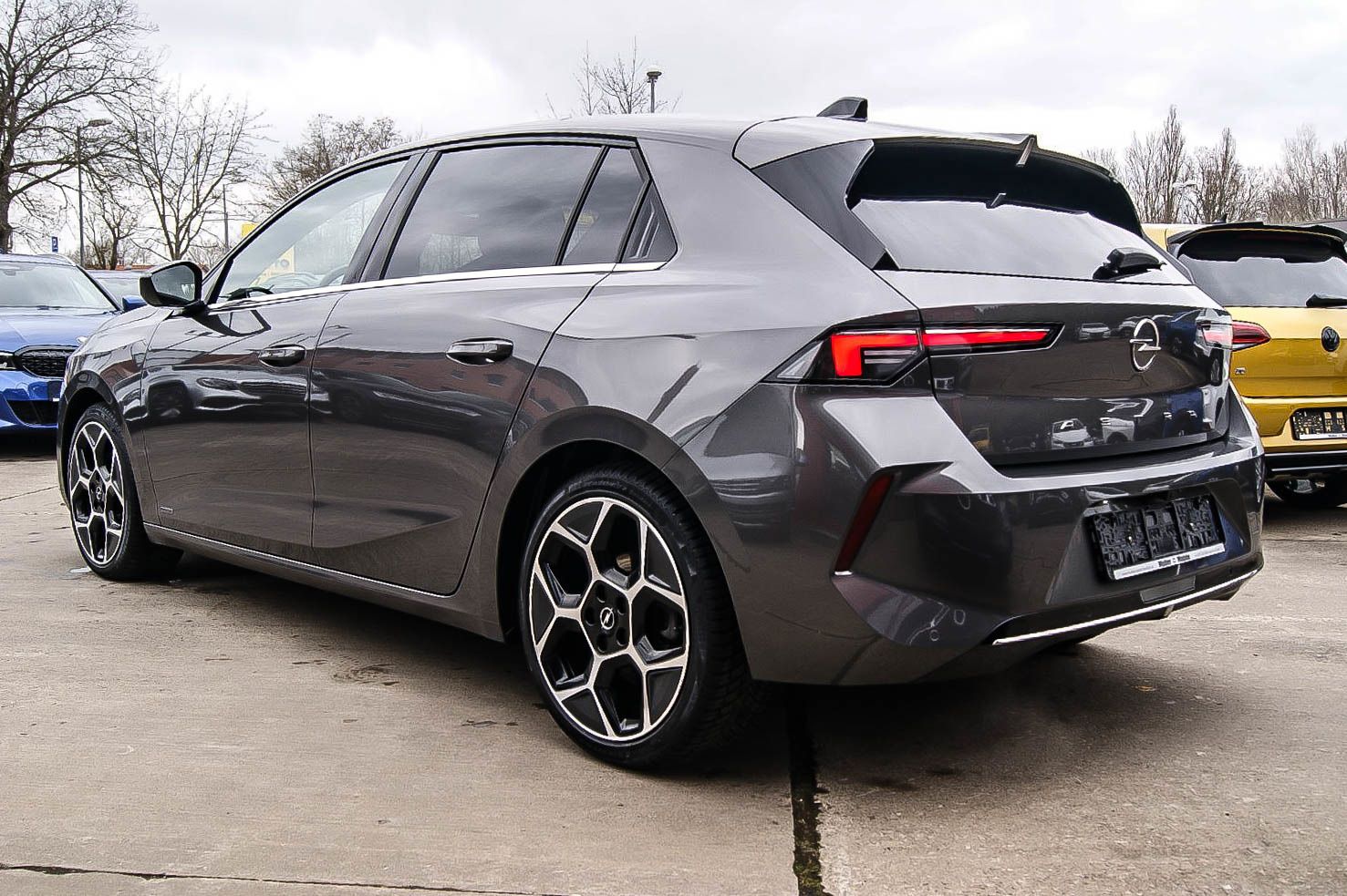 Fahrzeugabbildung Opel Astra L 1.5 Diesel ULTIMATE Aut HEADUP ANHZV LED
