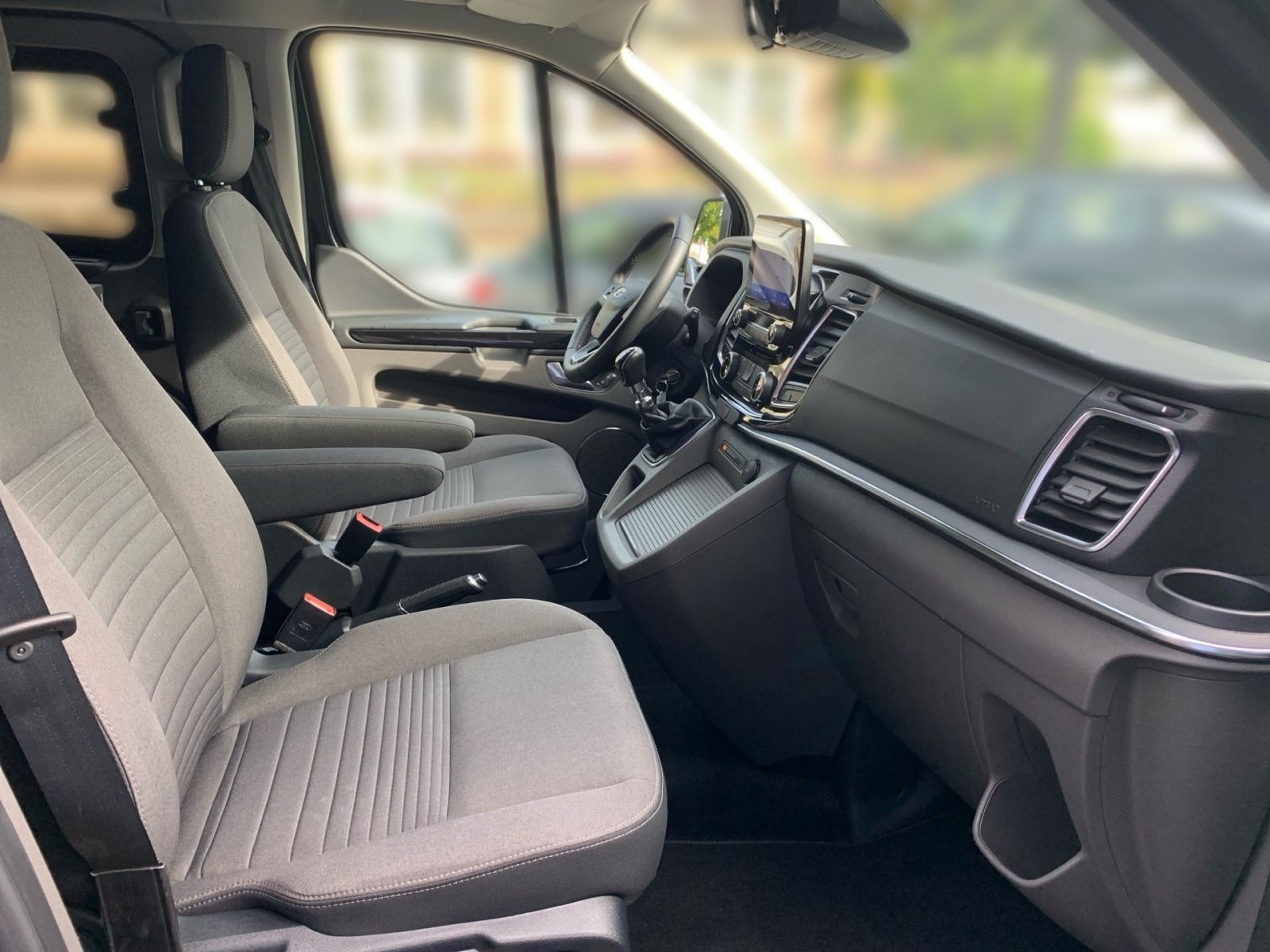 Fahrzeugabbildung Ford Tourneo Custom 2.0 TDCi 185PS Titanium Camper +