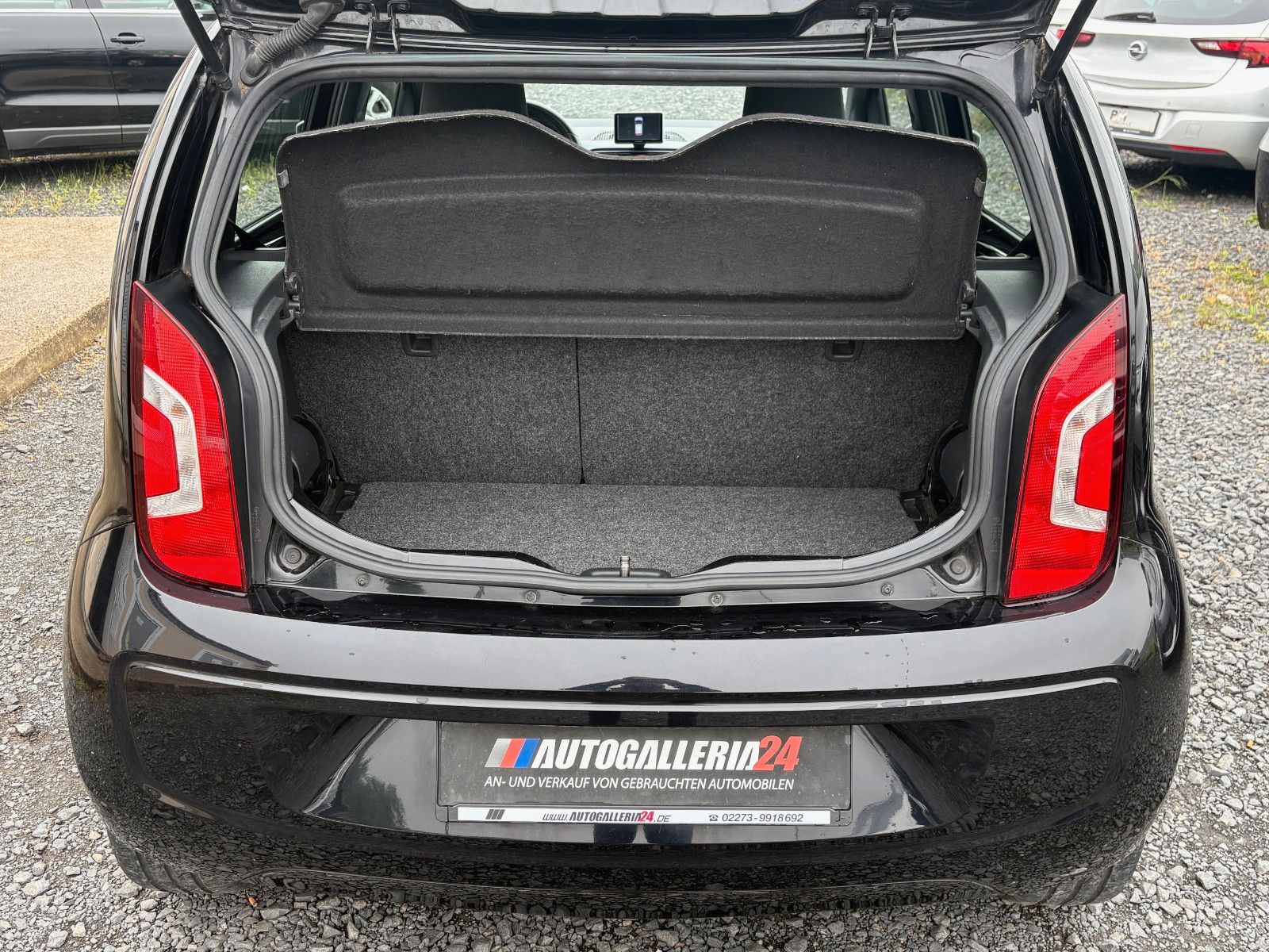 Fahrzeugabbildung Volkswagen up! 1.0 club up! Navi SHZ Klima 2.HD SCHECKHEFT